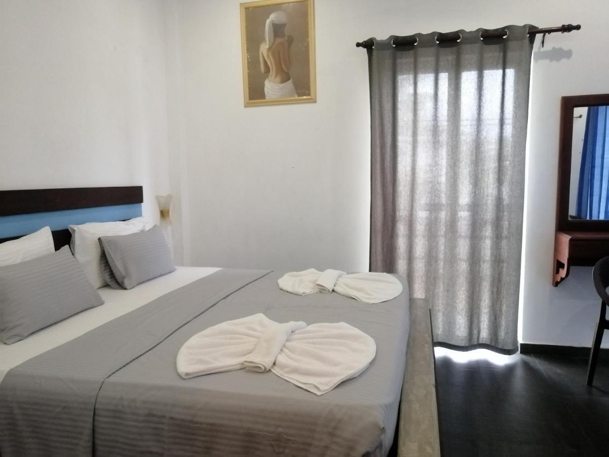 נגומבו Le Petit Hotel & Restaurant מראה חיצוני תמונה