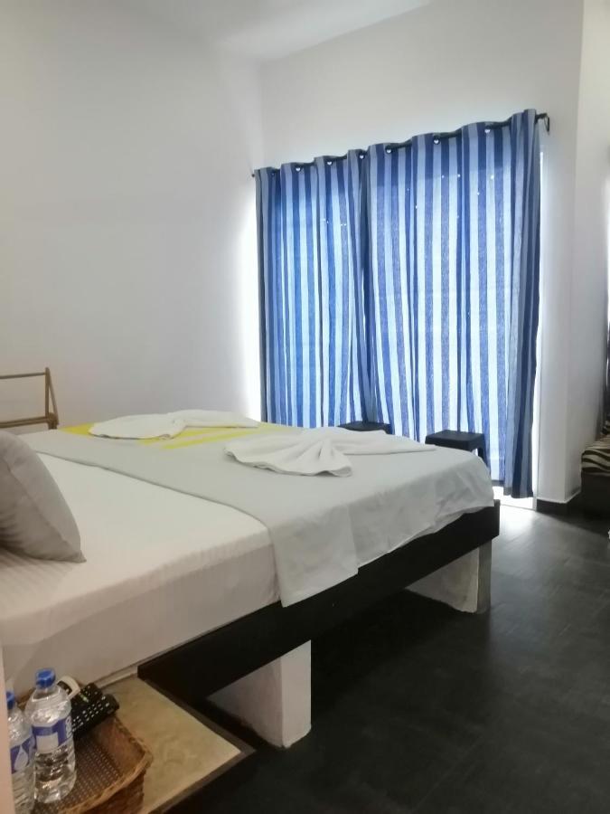 נגומבו Le Petit Hotel & Restaurant מראה חיצוני תמונה