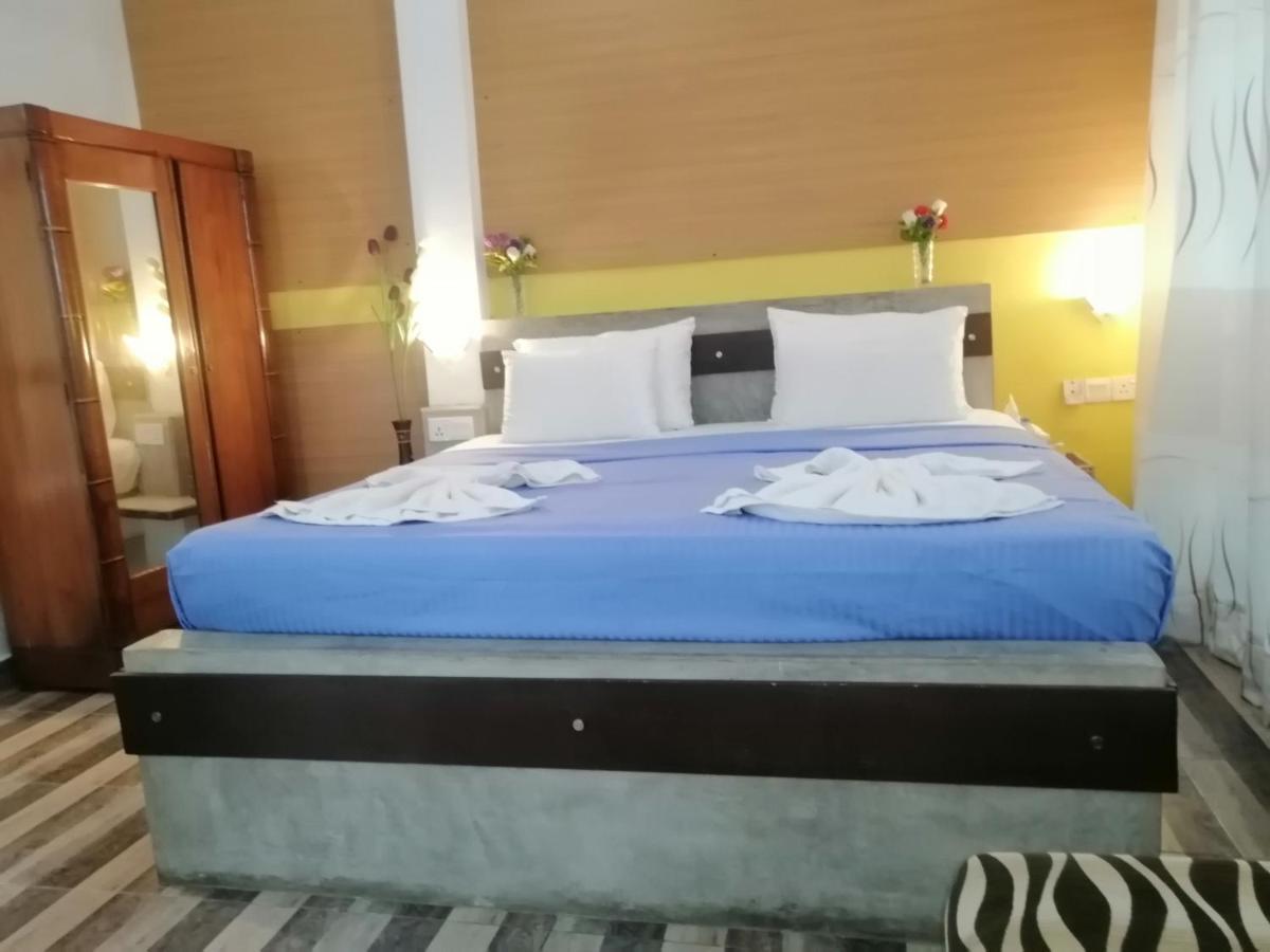 נגומבו Le Petit Hotel & Restaurant מראה חיצוני תמונה