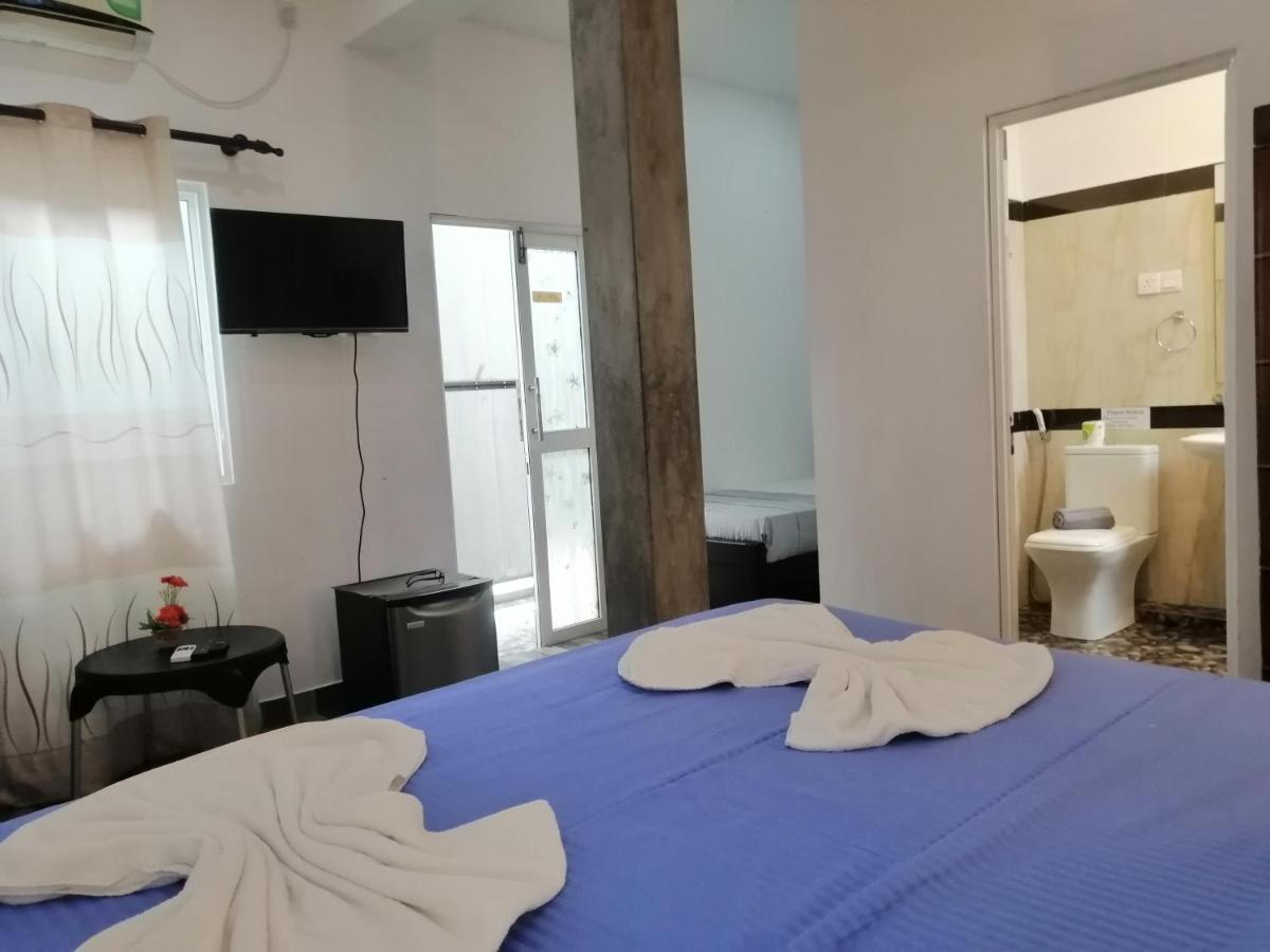 נגומבו Le Petit Hotel & Restaurant מראה חיצוני תמונה