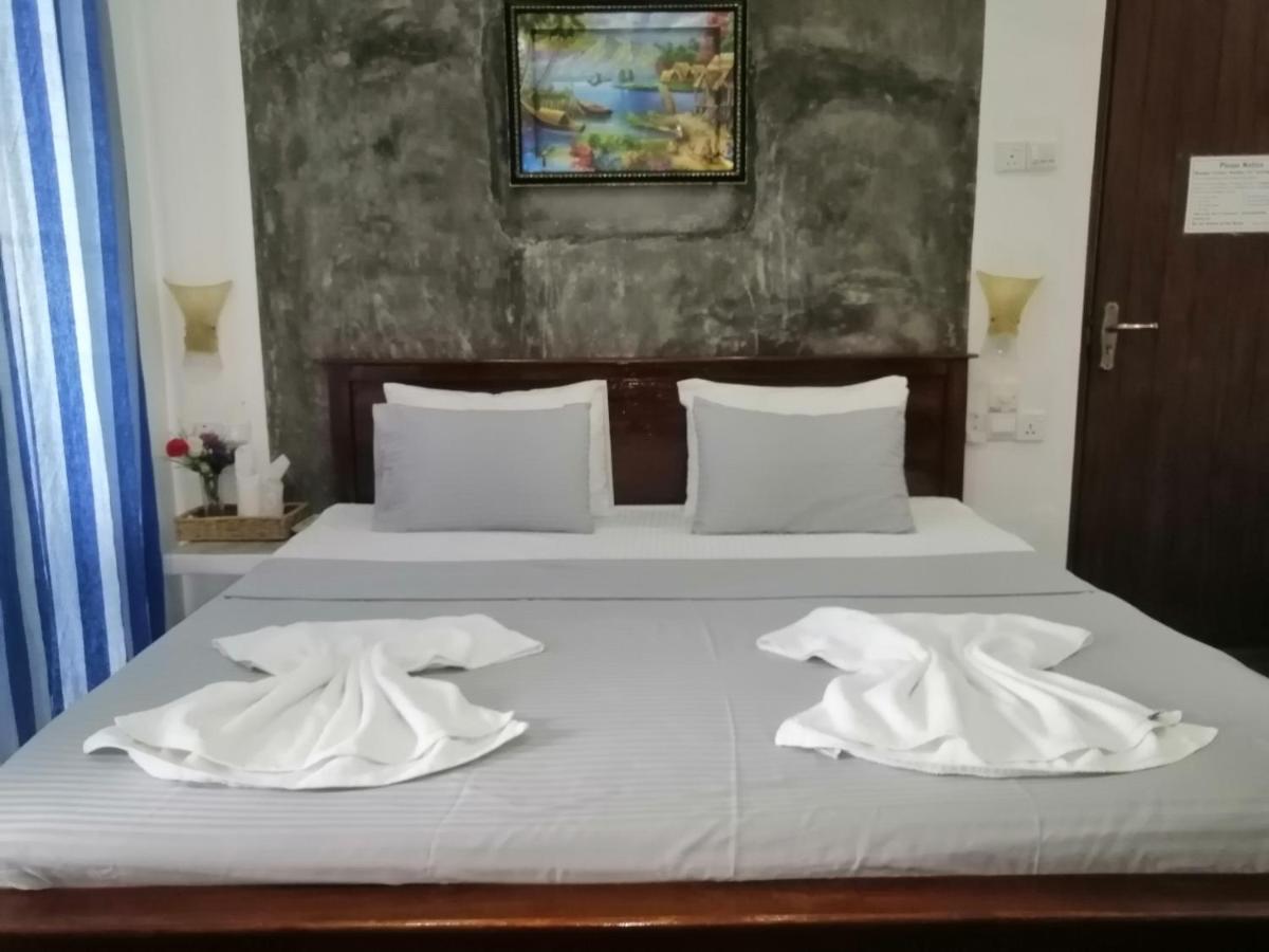 נגומבו Le Petit Hotel & Restaurant מראה חיצוני תמונה