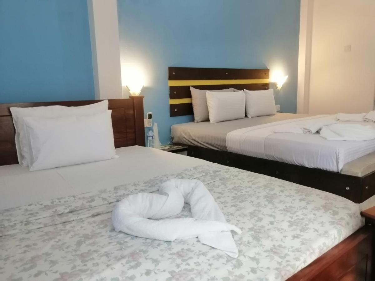 נגומבו Le Petit Hotel & Restaurant מראה חיצוני תמונה
