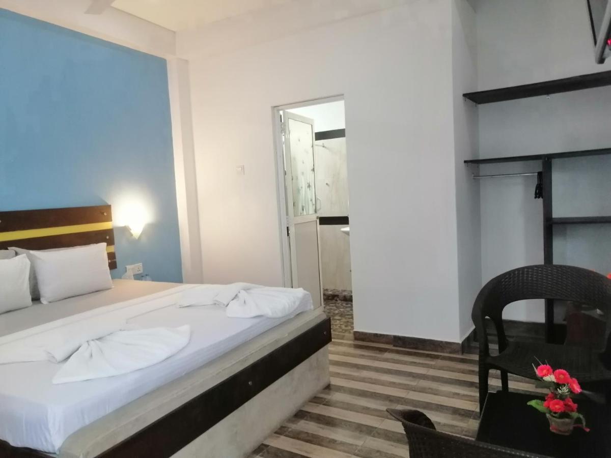 נגומבו Le Petit Hotel & Restaurant מראה חיצוני תמונה