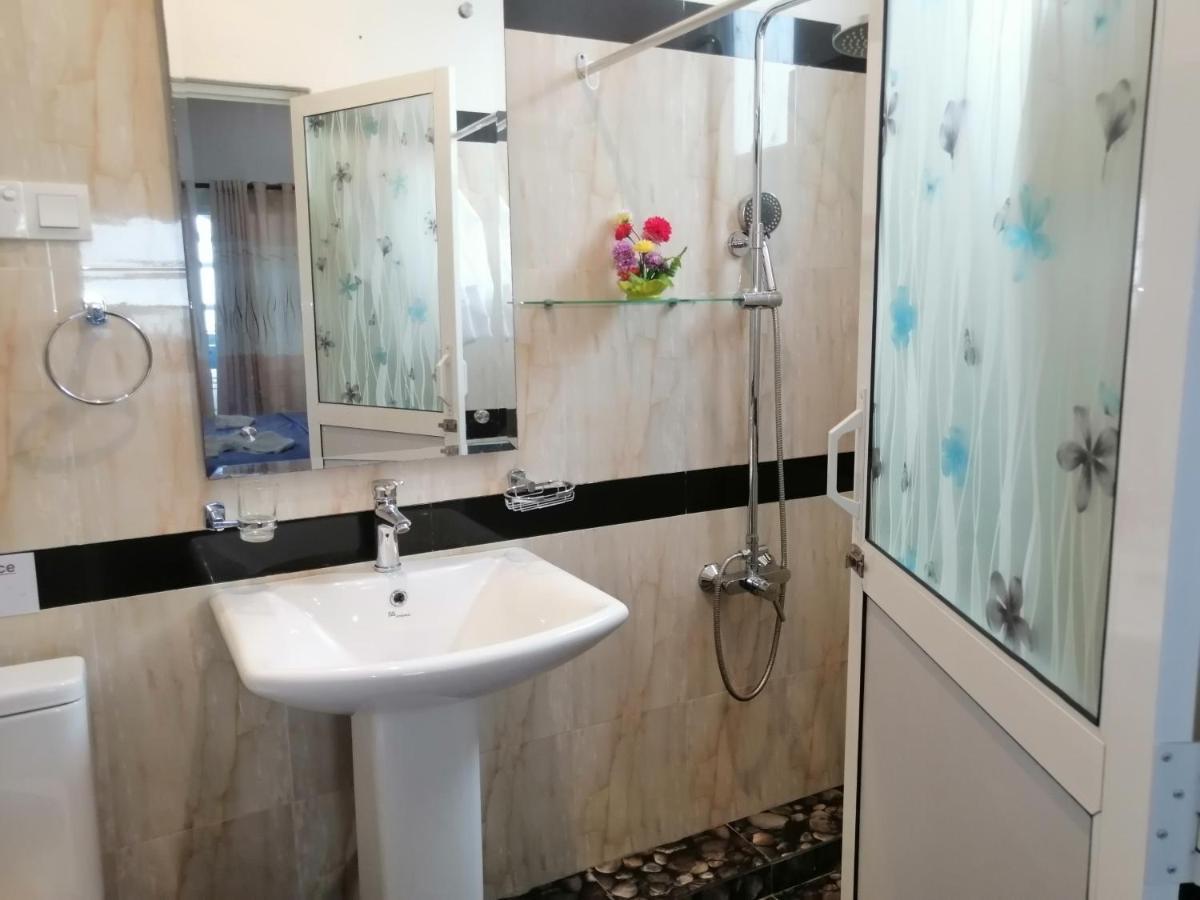 נגומבו Le Petit Hotel & Restaurant מראה חיצוני תמונה