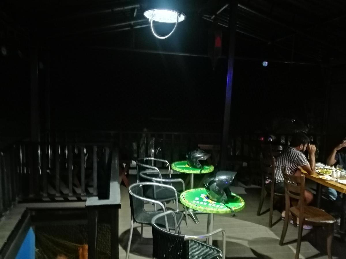 נגומבו Le Petit Hotel & Restaurant מראה חיצוני תמונה