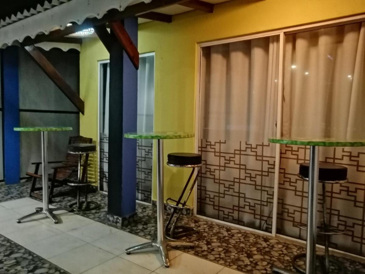 נגומבו Le Petit Hotel & Restaurant מראה חיצוני תמונה
