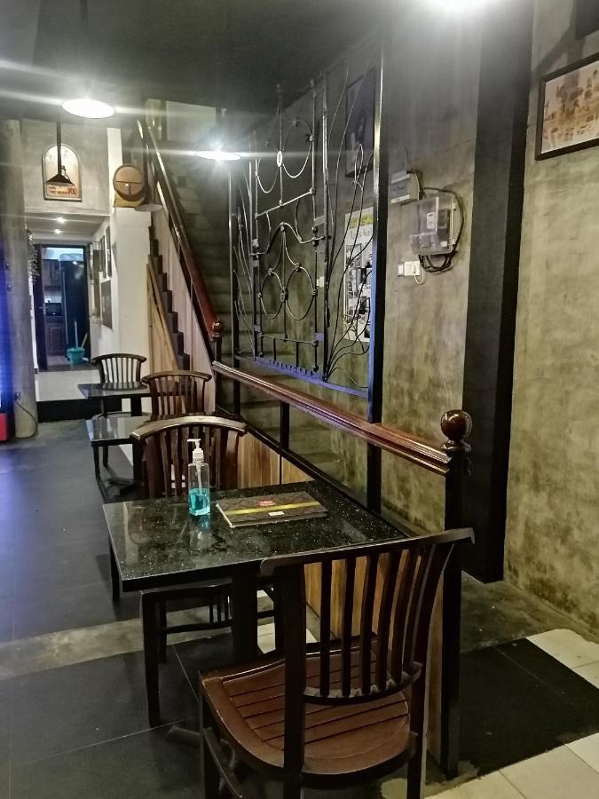 נגומבו Le Petit Hotel & Restaurant מראה חיצוני תמונה