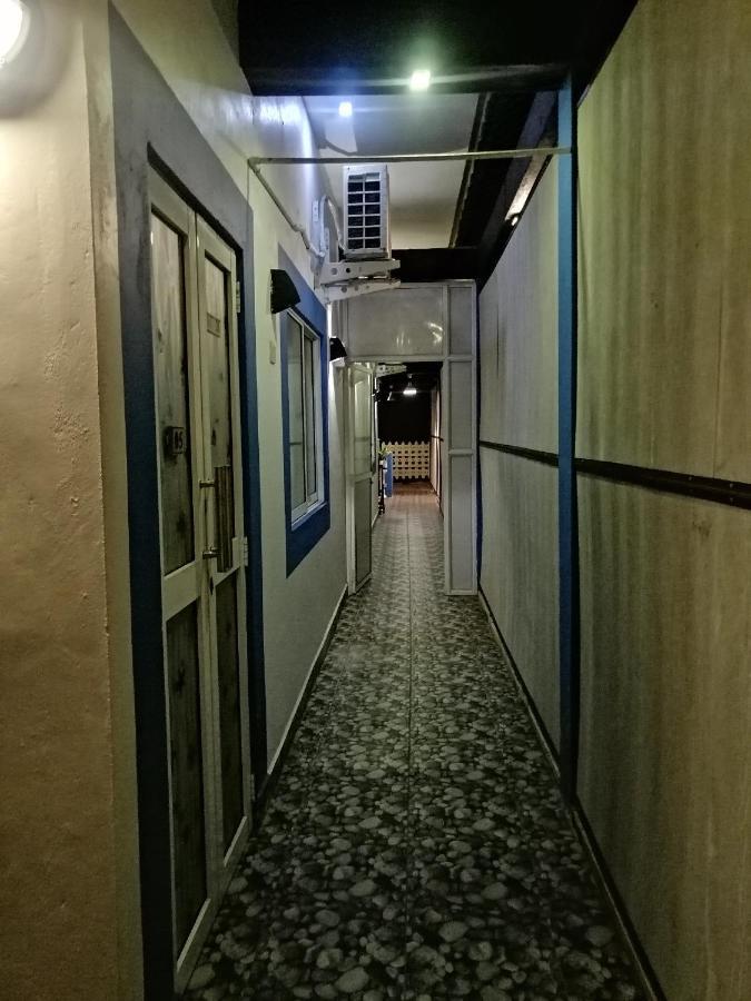 נגומבו Le Petit Hotel & Restaurant מראה חיצוני תמונה