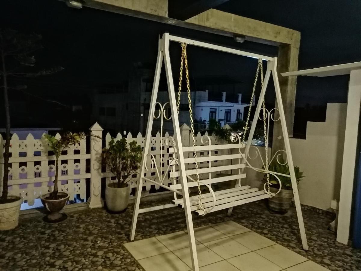 נגומבו Le Petit Hotel & Restaurant מראה חיצוני תמונה