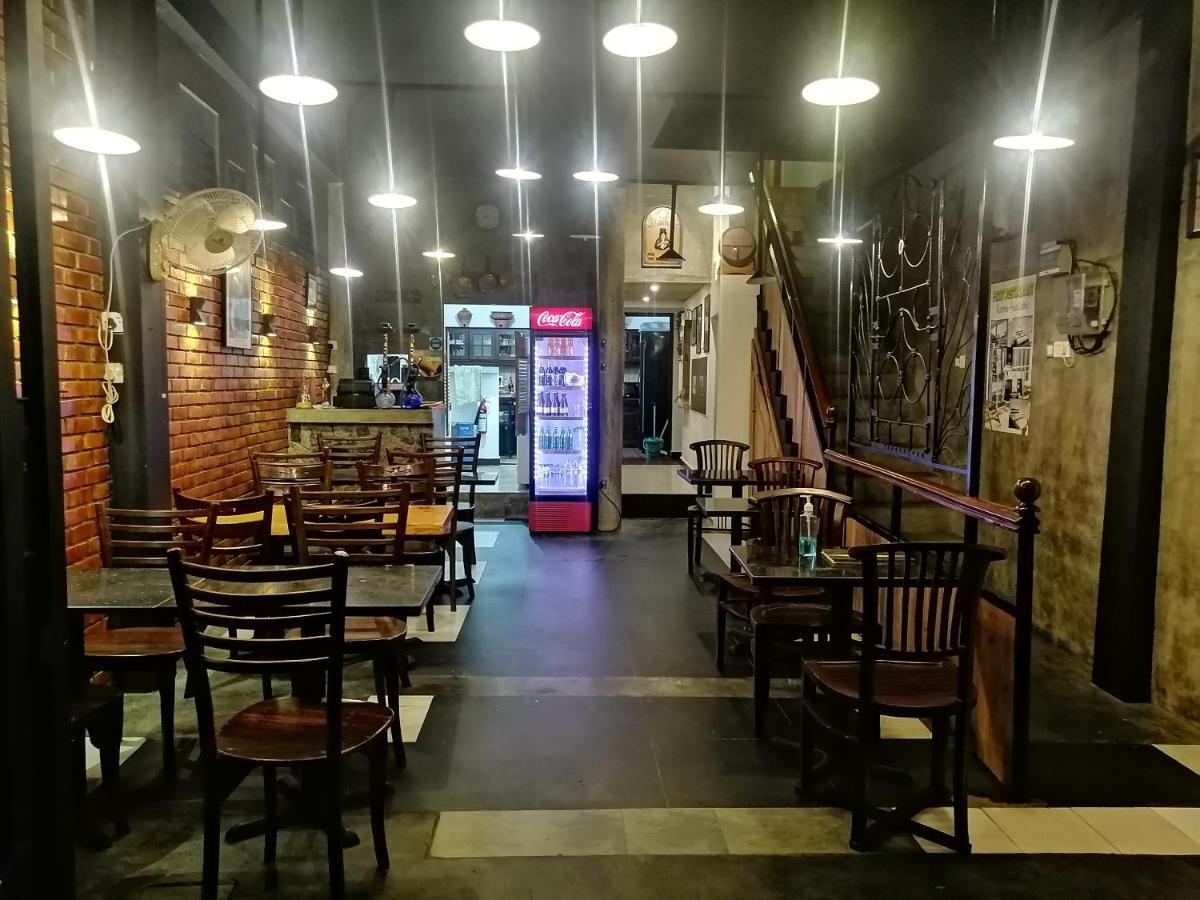 נגומבו Le Petit Hotel & Restaurant מראה חיצוני תמונה