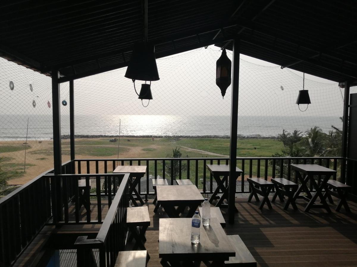 נגומבו Le Petit Hotel & Restaurant מראה חיצוני תמונה