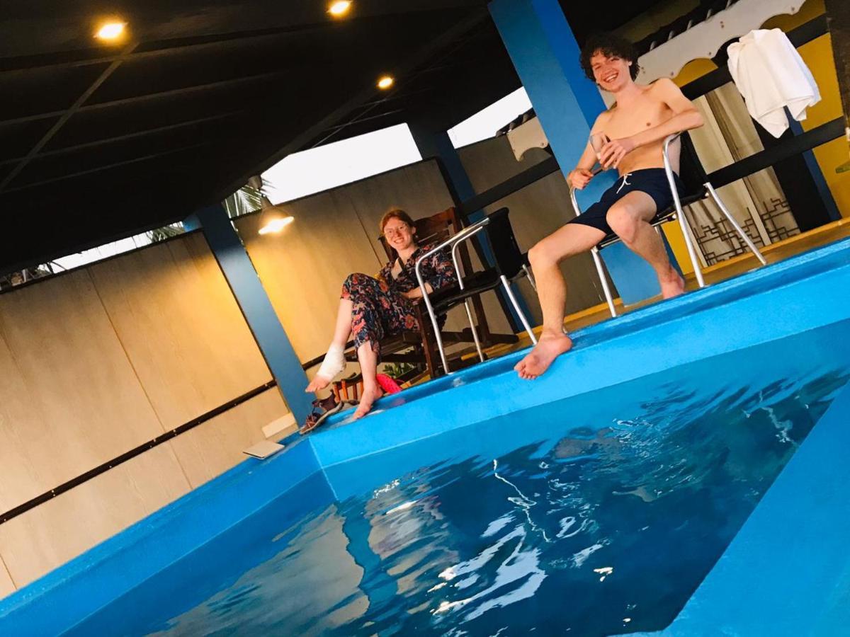 נגומבו Le Petit Hotel & Restaurant מראה חיצוני תמונה
